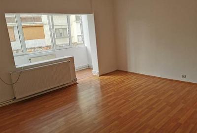 Apartament 4 camere zona Soarelui etaj 1 - 1