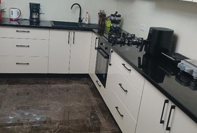 Casa cu etaj,2 terase +garaj - 1