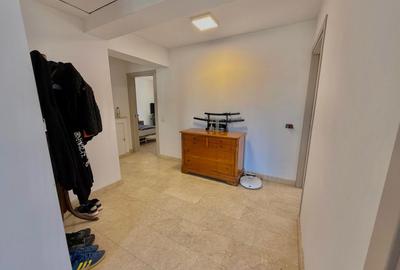 Vila cu potential rezidential sau investitie Faleza Nord 300 m de mare - 8