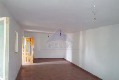 Nuci - Vila spatioasa la pret de apartament, pretabila si pentru doua familii - 7