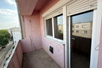 Apartament 4 camere Etaj IV, MV1, Zona Ludy - Str. Regele Ferdinand I - Carei - 18