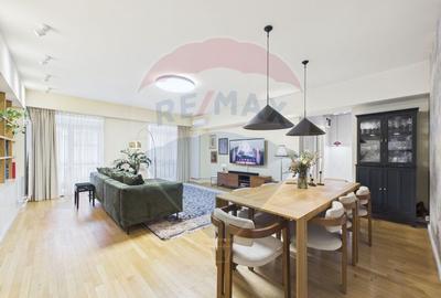 Apartament cu 4 camere semidecomandat, mobilat în P-ța Unirii