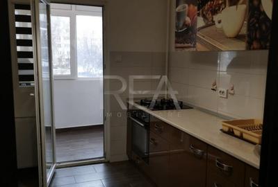 3 camere, 1/8, bloc 1983 -Ghencea- Str. Latea Gheorghe - 9