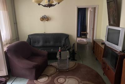 MILITARI-PIATA VETERANILOR -METROU - 1