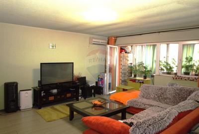 Apartament generos 88mp cu 2 camere de vanzare  Drumul Taberei - 3