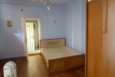 De Vanzare Apartament 2 camere zona Armeneasca sect.2 - 2