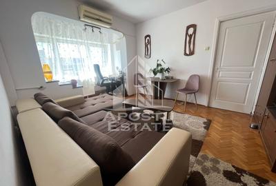 Apartament cu 2 camere semidecomandat, mobilat în Take Ionescu