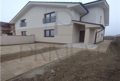 Duplex superb - zona foarte buna - toate utilitatile - gata de mutat - 1