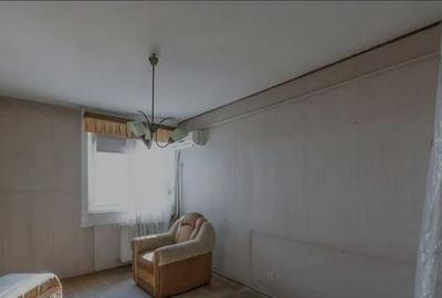 Apartament cu 3 camere semidecomandat în Baba Novac