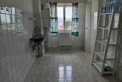 Apartament 3 camere decomandat, Bulevardul Decebal - 10