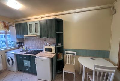 Apartament 2 dormitoare cu hol locuibil, 2 balc, centrala proprie, bloc solid - 22