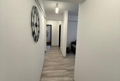Apartament cu 3 camere decomandat în Central