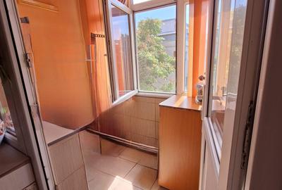 3 camere decomandate , centrala pe gaze, ,zona Dacia , pe SUD, pod  deasupra - 10