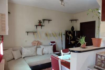 Apartament cu 2 camere semidecomandat, mobilat în Gruia
