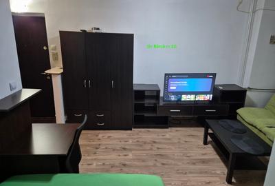 Proprietar - Inchiriez Garsoniera complet mobilata si utilata - Str Bârcă, nr 10 - 1