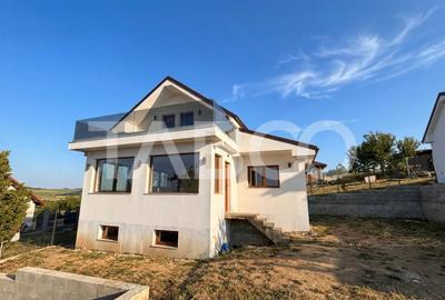 Casă individuală cu 4 camere în Șura Mare