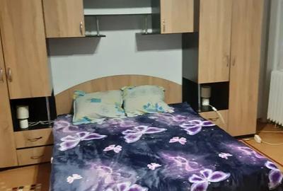 Apartament cu 3 camere decomandat, mobilat în Brâncoveanu