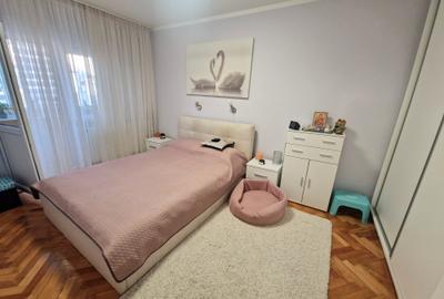 Zona Aradului bloc izolat termic, foarte bine impartit, pe doua parti, mobilat - 10