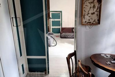 Vanzare apartament 4 camere, ultracentral, posibilitate investitie - 3