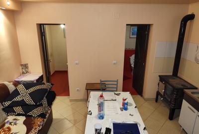 De vanzare Casa cu 3 camere si 2 parcele de teren comasate in Crai Nou - 1