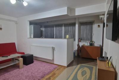 Apartament cu 2 camere decomandat, mobilat în Tomis Nord