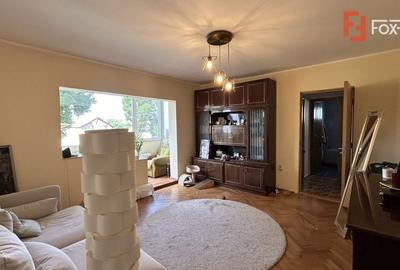 Apartament cu 3 camere semidecomandat, mobilat în Lugojului