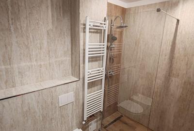 Apartament 2 camere decomandat renovat , zona Centrul Civic - str Toamnei - 12