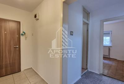 Apartament cu 3 camere decomandat în Aradului