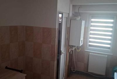 Apartament cu 2 camere DECOMANDAT in Nicolina, Biserica Catolica - 6