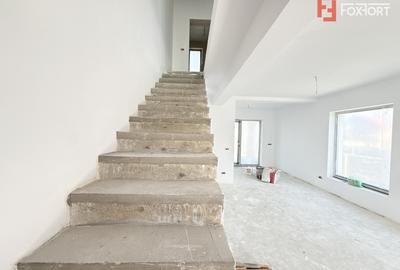 Duplex 4 camere situat la drum asfaltat, in Sacalaz - 14