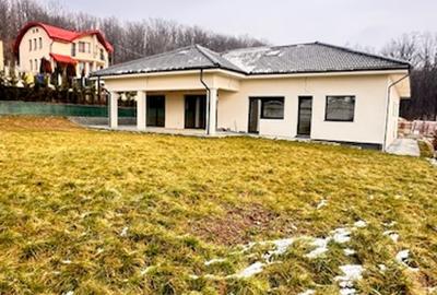 APA SARATA casa deosebita 300mp cu 2 garaje si 8ari teren! - 2
