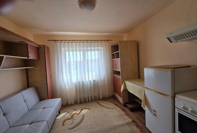 Garsonieră decomandată, mobilată în Girocului