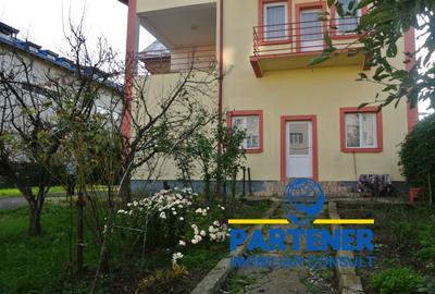 Casă cu 9 camere în Găvana 3