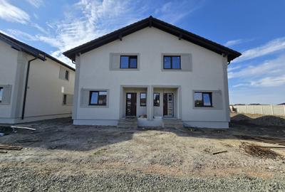 Duplex cu 4 camere în Moșnița Nouă