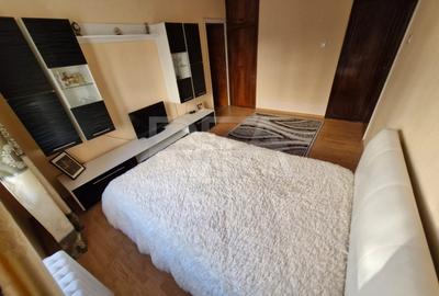 Apartament cu 3 camere decomandat, mobilat în Titan