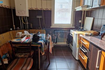 Apartament cu 2 camere semidecomandat, mobilat în Dărmănești