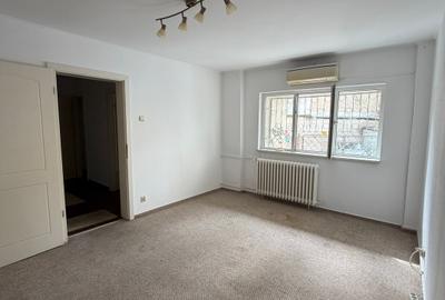 Apartament cu 2 camere decomandat în Romană