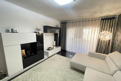 Apartament de 3 camere decomandat zona Galata