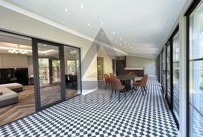 Duplex cu 11 camere în Pipera