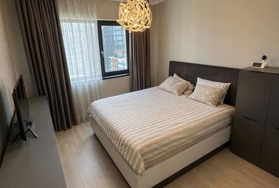 Apartament cu 3 camere decomandat, mobilat în Regie