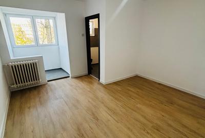 Apartament cu 2 camere semidecomandat în Berceni