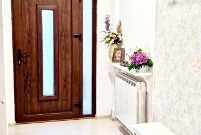 Vila deosebita aproape de Gara de Nord,construita in 1997,renovata 2020,8 camere - 12