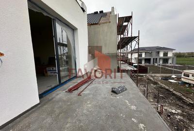 Triplex in Sacalaz |  Finisaje premium | 3 camere | Asfalt | 2 terase - 8
