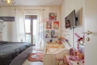 Apartament cu 3 camere de vânzare în zona Tractorul - 17