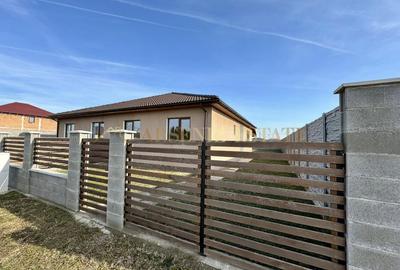 Duplex 3 camere, in Sag.