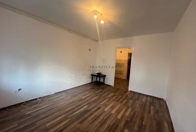 Garsoniera de vanzare, zona centrala - 1