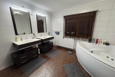 Duplex  - zona Trocadero mobilat si utilat proprietate personala - 7