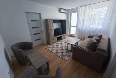 Apartament cu 2 camere semidecomandat, mobilat în City Park Mall
