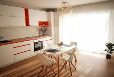 Apartament cu 2 camere semidecomandat, mobilat în Central