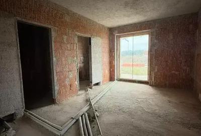 Casa 10 camere Nefinalizata 600 m Utili 2500 m Teren Padure 400 m - 15
